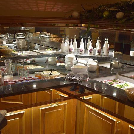 קאמנץ Akzent Hotel Goldner Hirsch מראה חיצוני תמונה