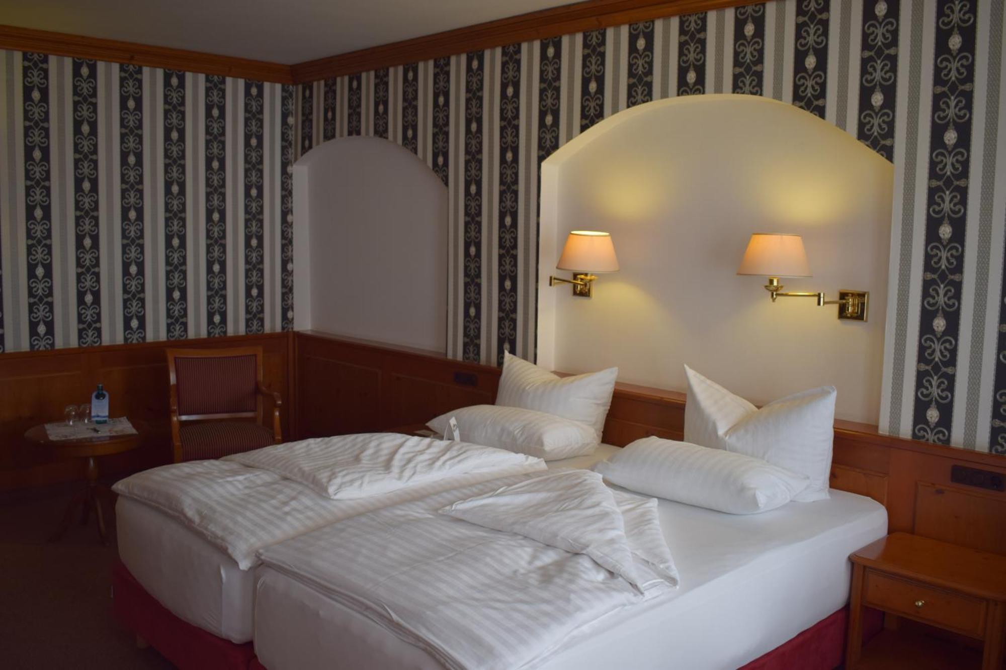קאמנץ Akzent Hotel Goldner Hirsch מראה חיצוני תמונה