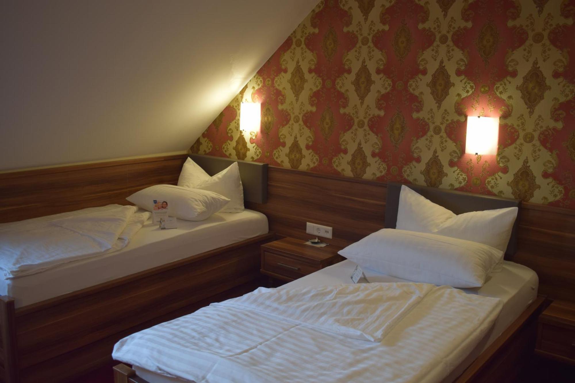 קאמנץ Akzent Hotel Goldner Hirsch מראה חיצוני תמונה