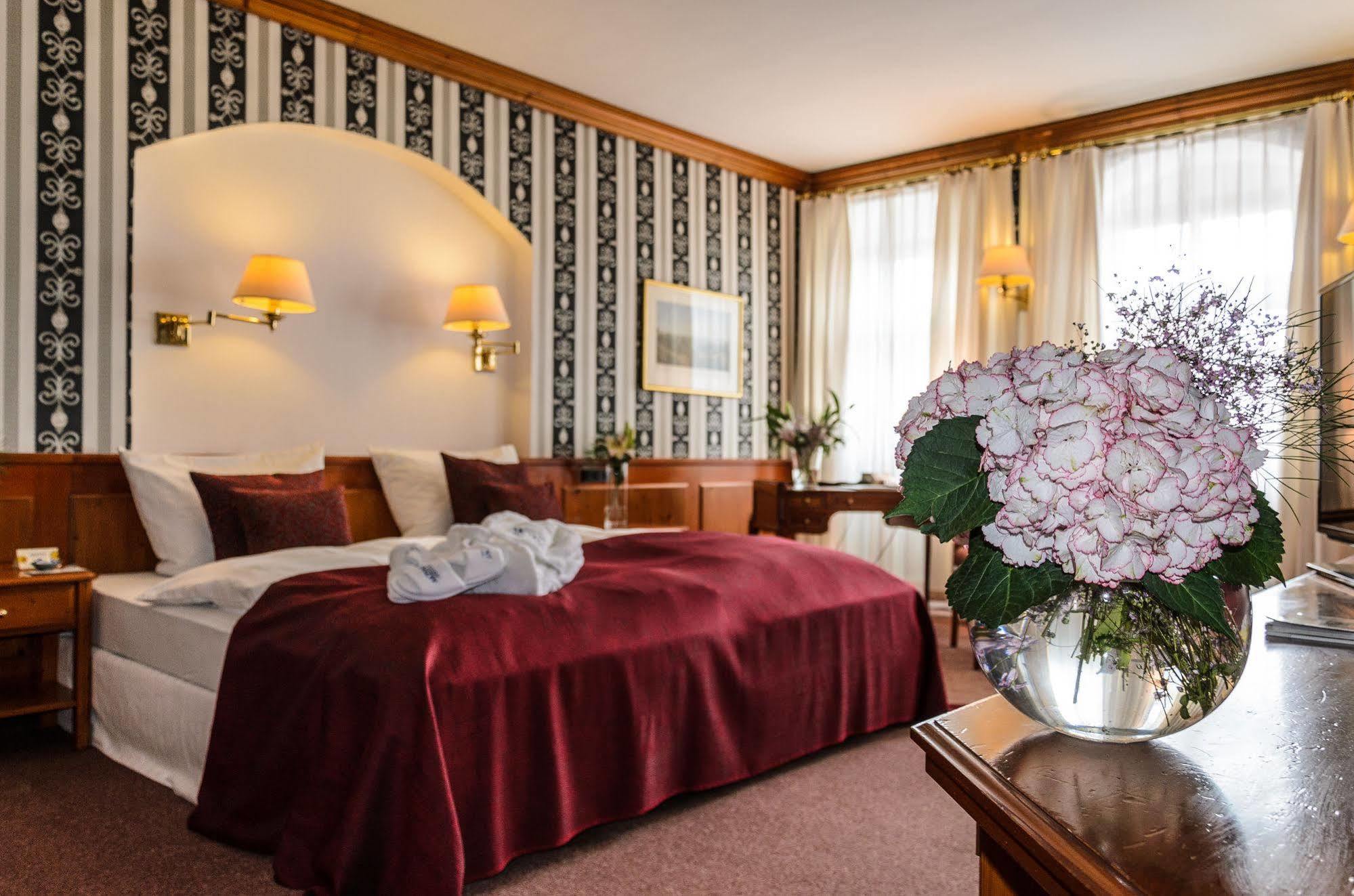 קאמנץ Akzent Hotel Goldner Hirsch מראה חיצוני תמונה