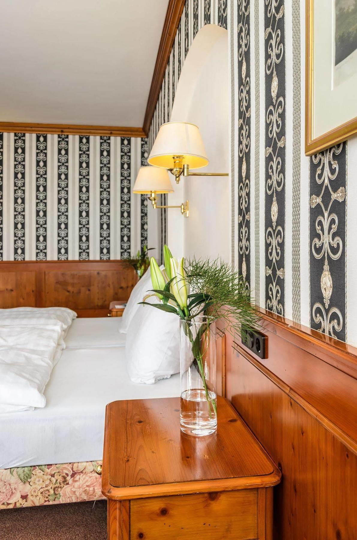 קאמנץ Akzent Hotel Goldner Hirsch מראה חיצוני תמונה
