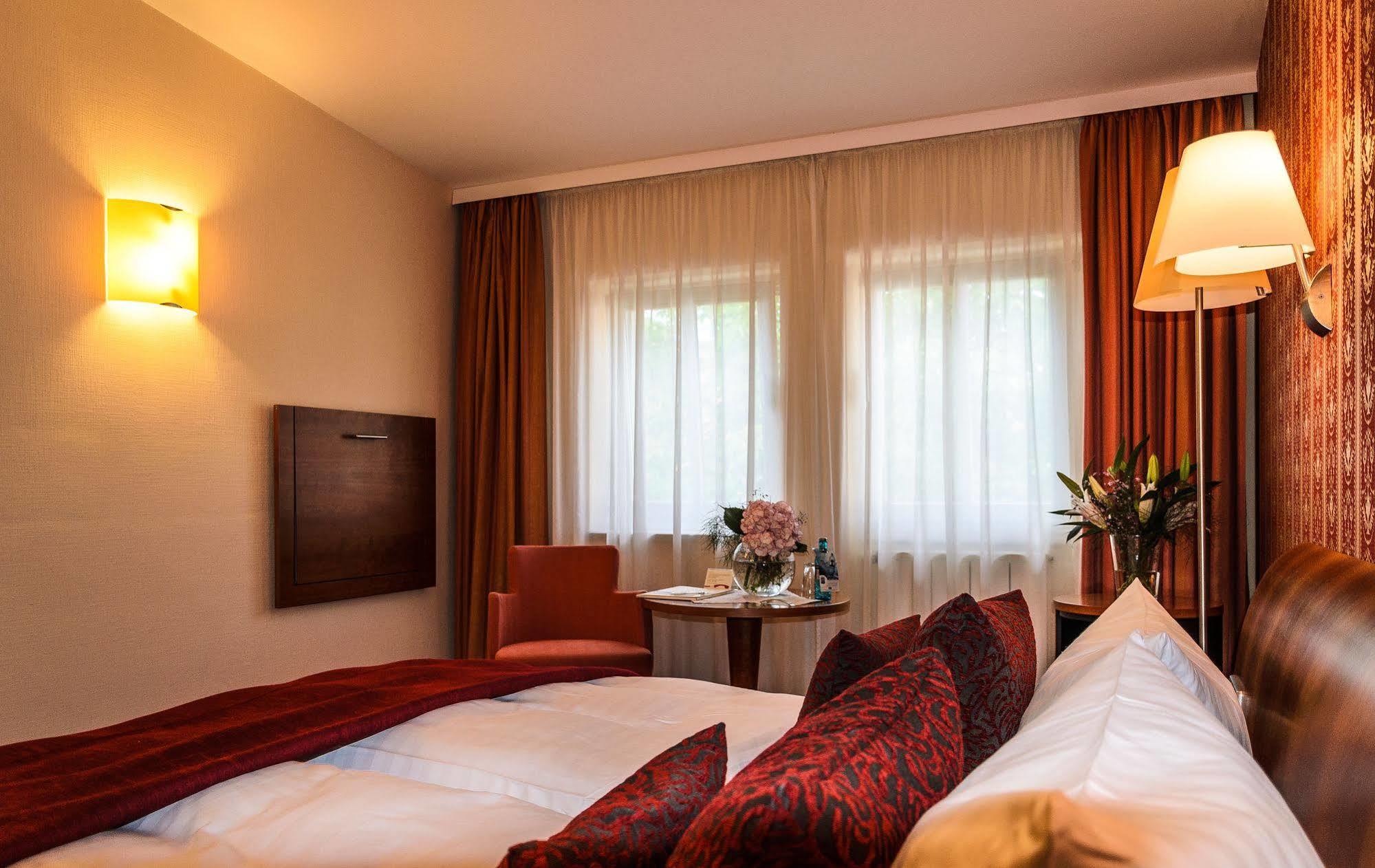 קאמנץ Akzent Hotel Goldner Hirsch מראה חיצוני תמונה