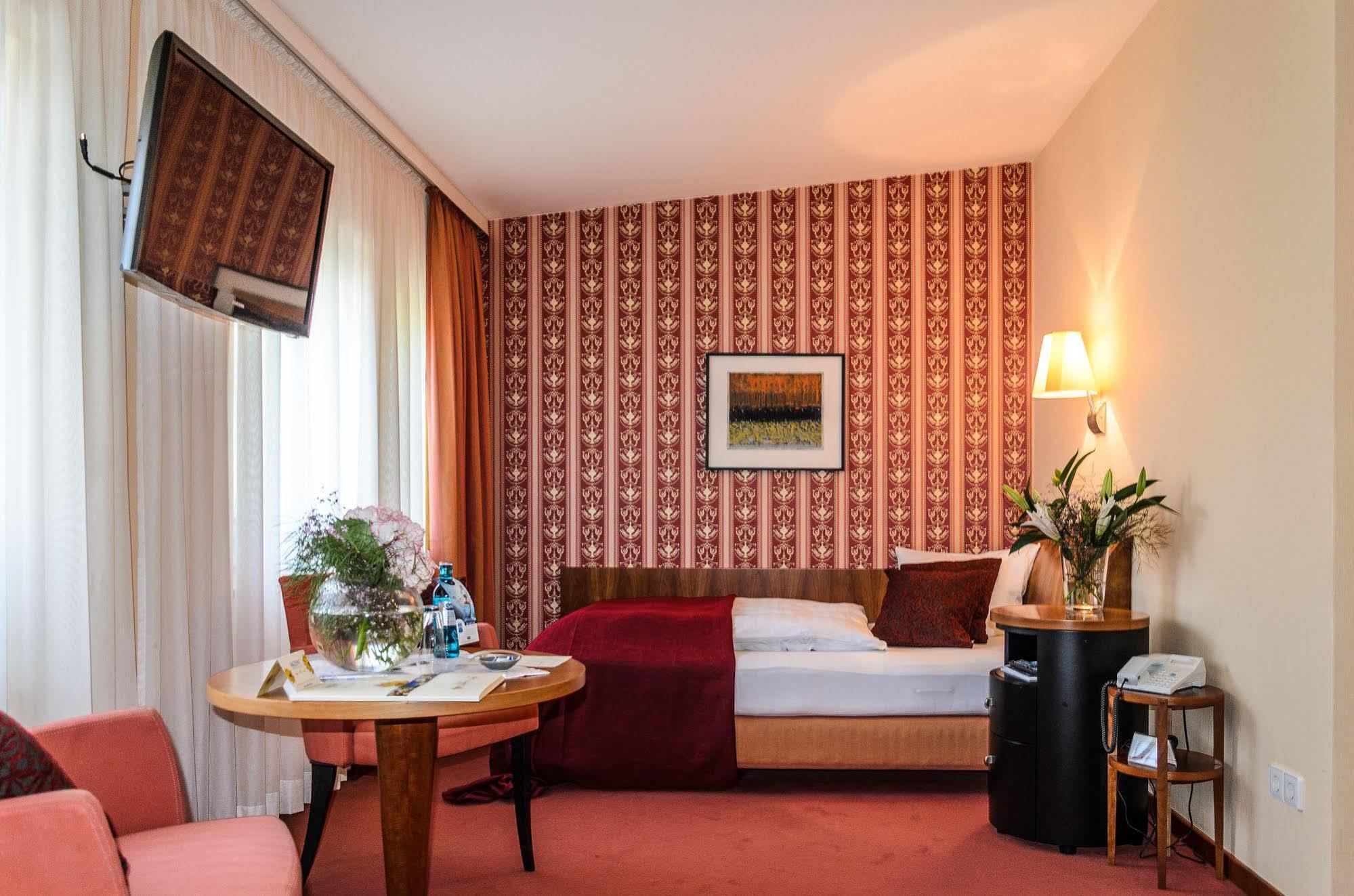 קאמנץ Akzent Hotel Goldner Hirsch מראה חיצוני תמונה